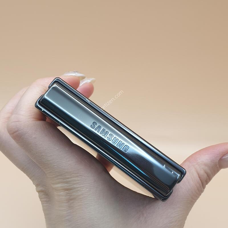 ������ Z�ø�4 5G 256G F721N ���� �Ǹ��մϴ�