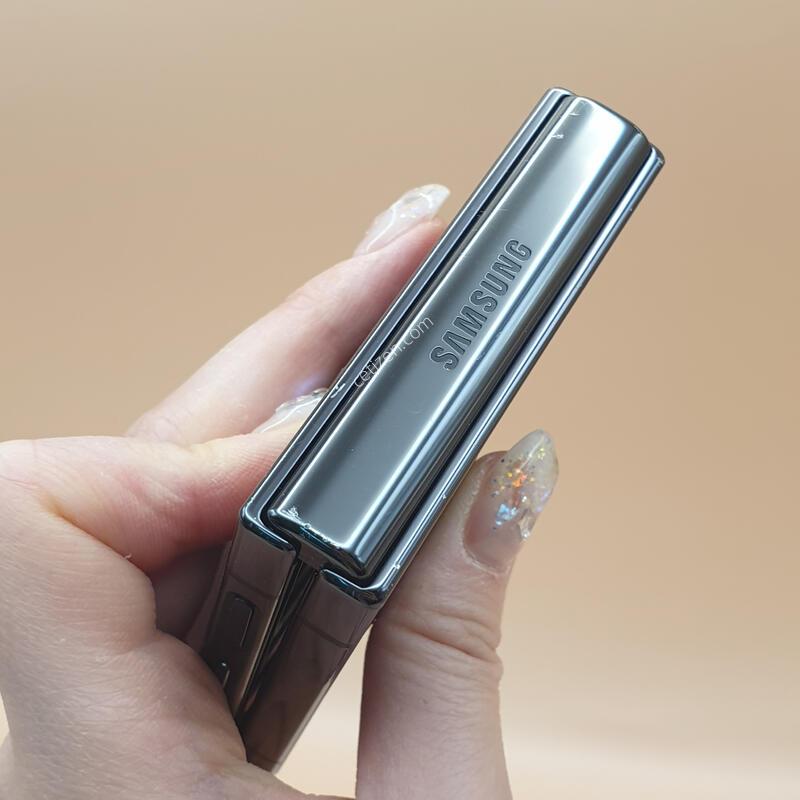������ Z�ø�4 5G 256G F721N ���� �Ǹ��մϴ�