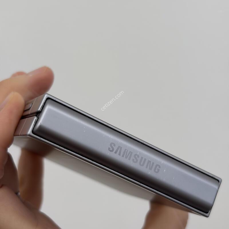 ��Ʈ�ø�6 256g  �������� ���̽�����
