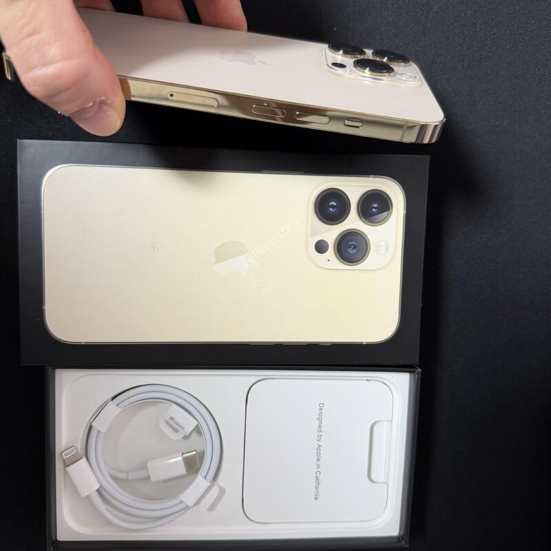 (Ǯ�ڽ�)������13 ���� 256g (���͸�84%) ����A��