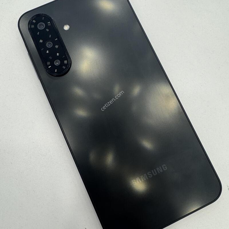 �Ｚ ������A17 (SM-A175N) ��ǰ�� ����� S��