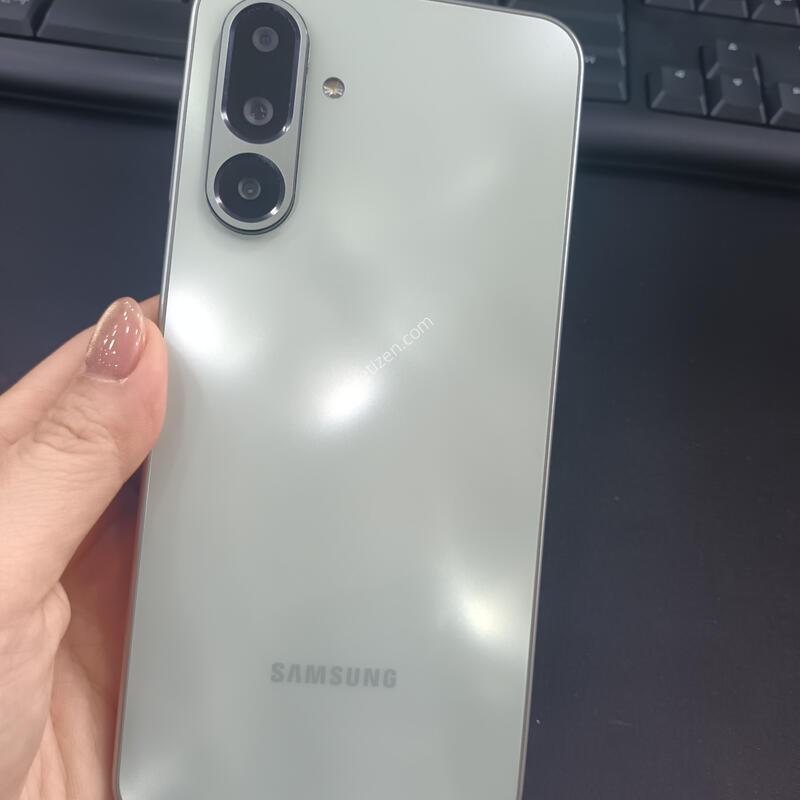����������4