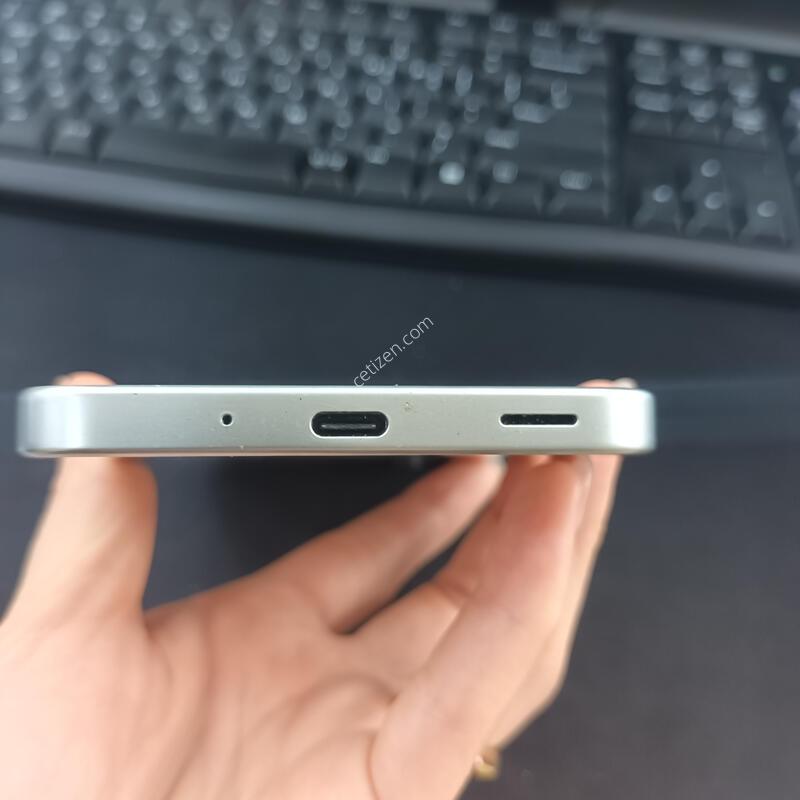 ����������4