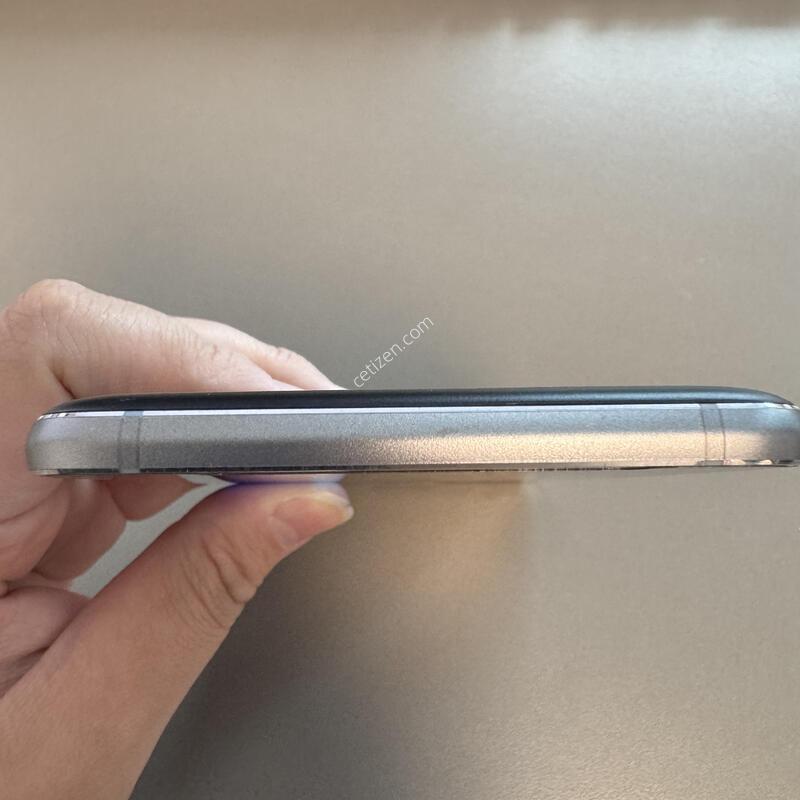 ������ J7