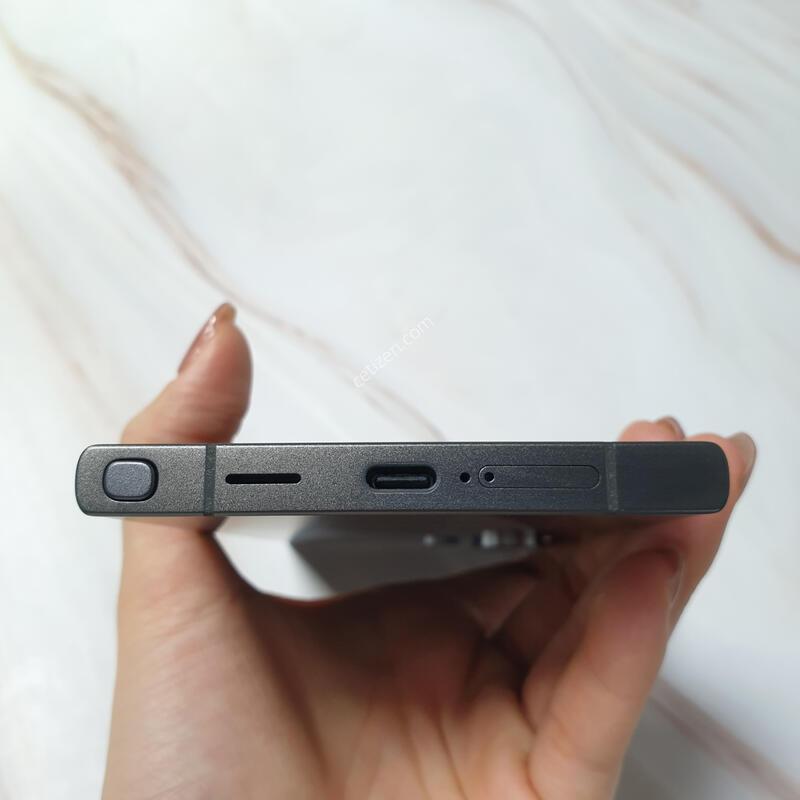 KT ������ S24��Ʈ�� ƼŸ������ 256G S�� �Ǹ��մϴ�