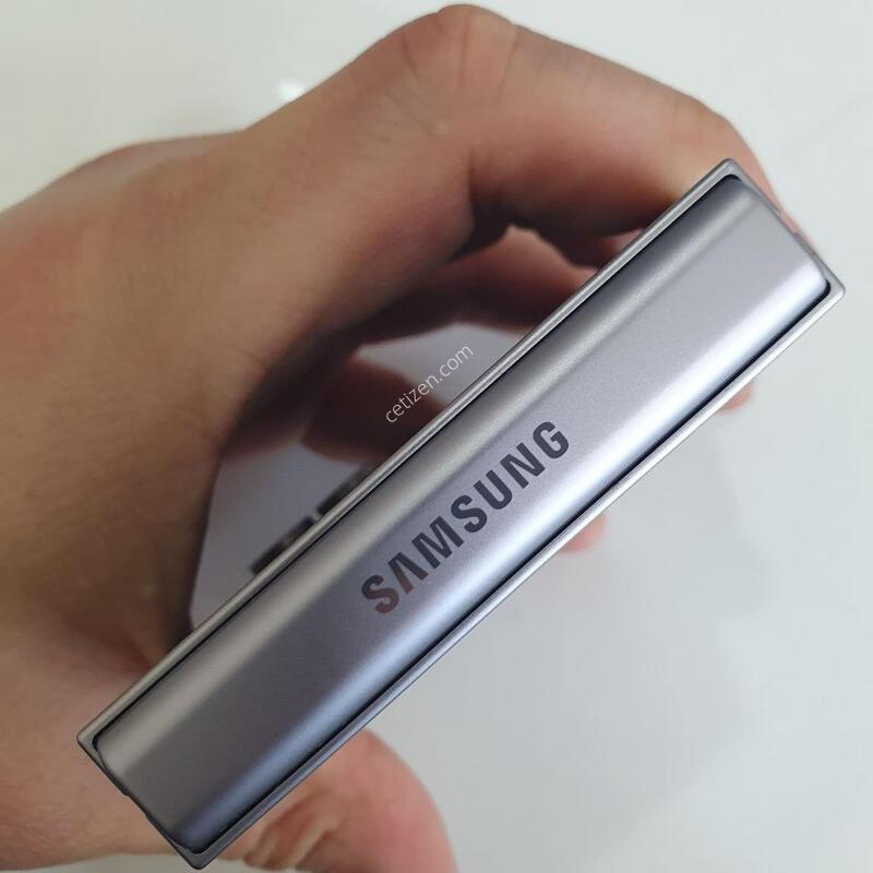 �������ø�6 256G ���ܻ� ������ �߰��� �����