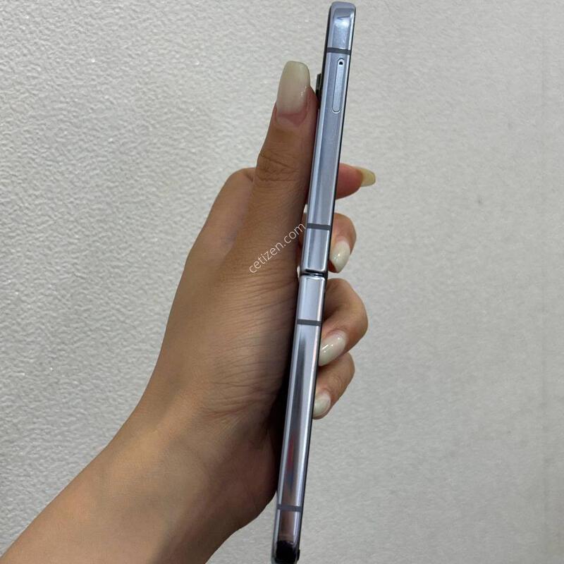 ���ܻ�)������Z�ø�4 ���� 256GB Y1815