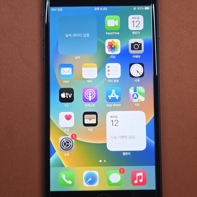 ������8Plus 64GB.���͸�100%