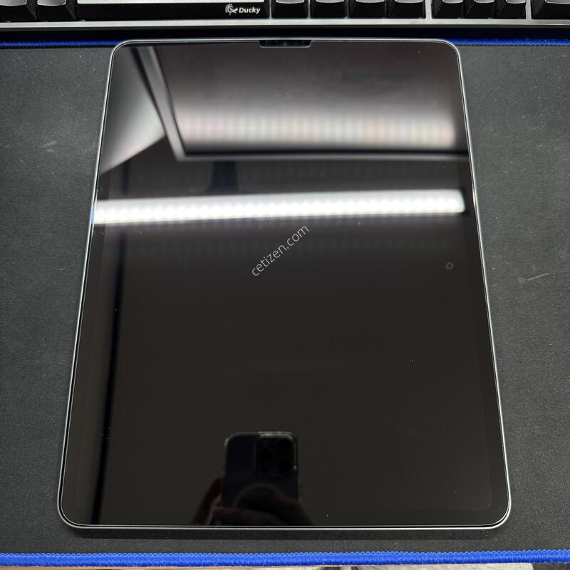 �����е�����12.9 5���� (A2378) WiFi 256�Ⱑ ���͸�99%