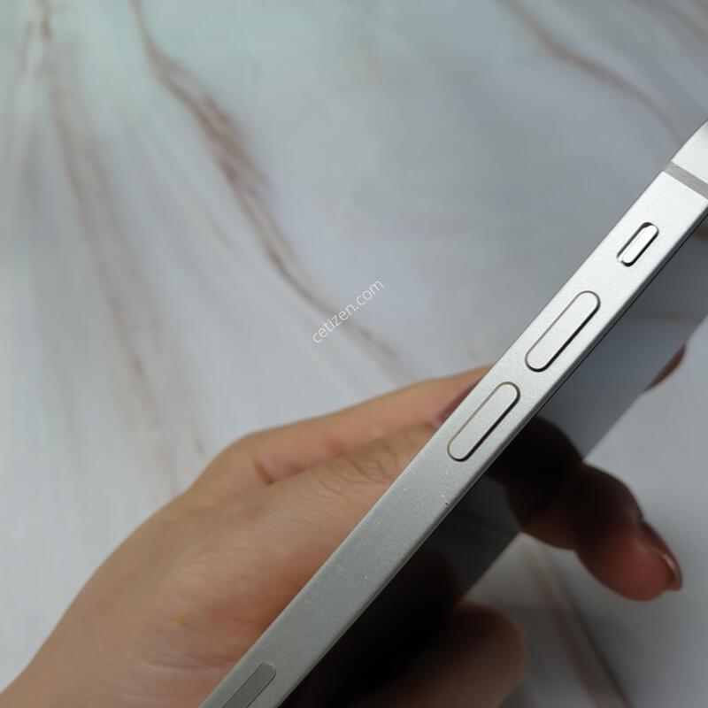 ������13�̴� ȭ��Ʈ 128G S�� �Ǹ��մϴ�