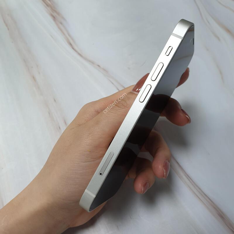 ������13�̴� ȭ��Ʈ 128G S�� �Ǹ��մϴ�