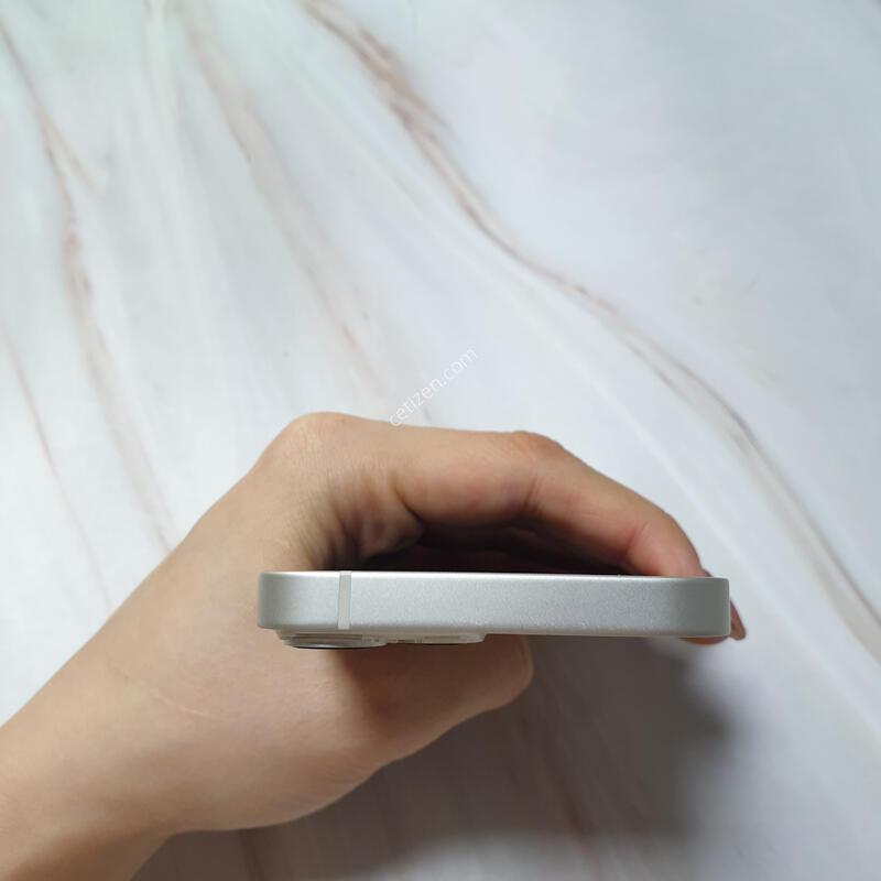 ������13�̴� ȭ��Ʈ 128G S�� �Ǹ��մϴ�
