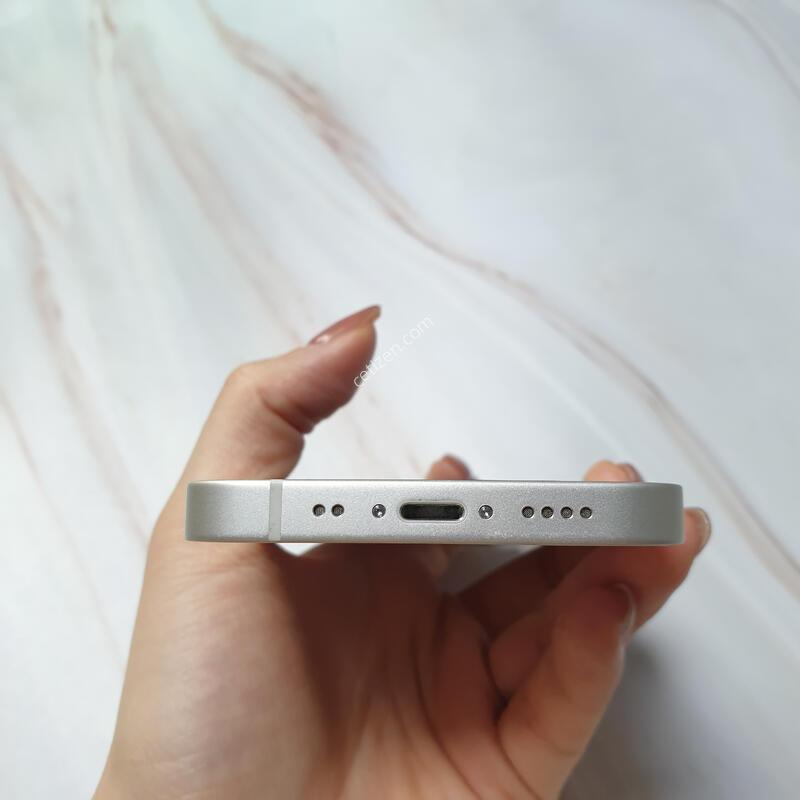 ������13�̴� ȭ��Ʈ 128G S�� �Ǹ��մϴ�