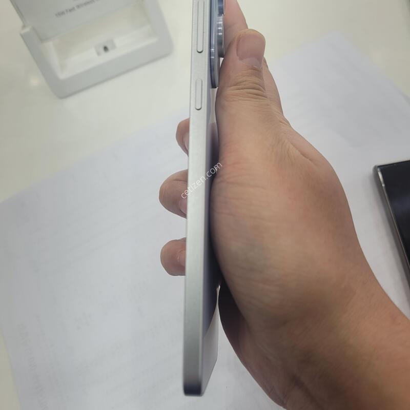 S25���� 512GB �ǻ�� 7���� ���̽����� �˴ϴ�