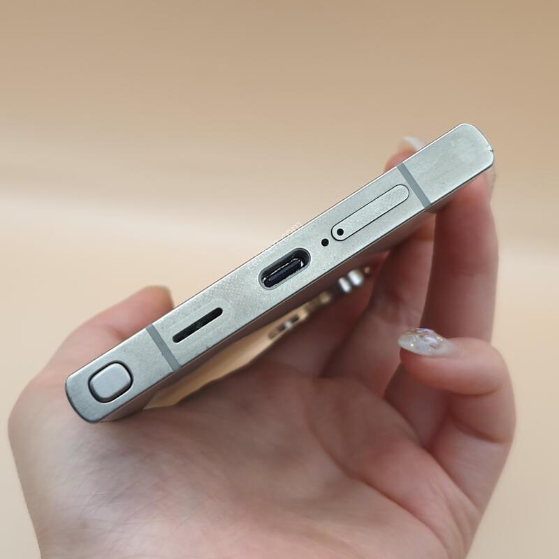 ������S24��Ʈ�� ƼŸ���׷��� 256�Ⱑ �Ǹ��մϴ�-S928N