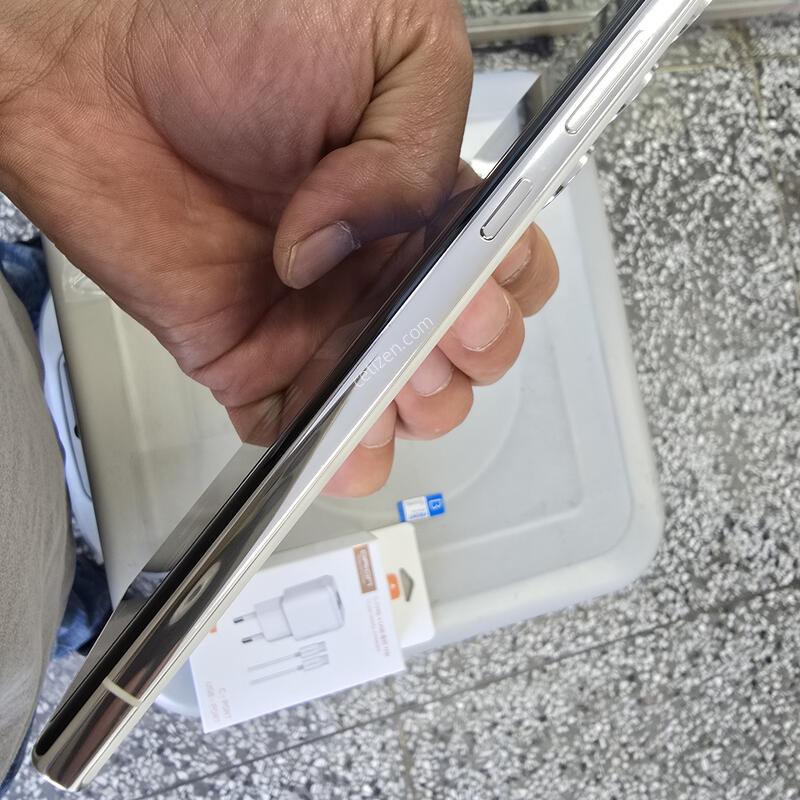 SK S23��Ʈ�� (S918) 256G ȭ��Ʈ���� ����� �˴ϴ�