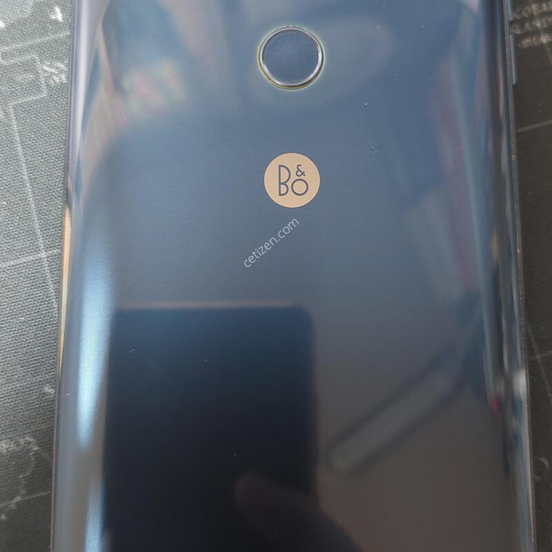 V30 �Ǹ��մϴ�.