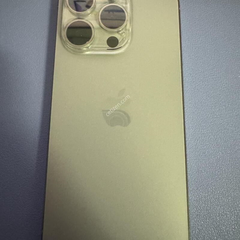 �������� SSS�� ������15���� 256GB �Ǹ��մϴ�.