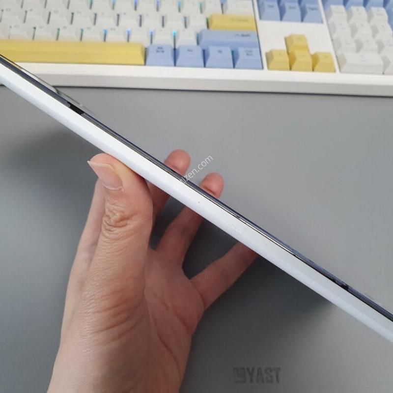 ������ ��4 / 16GB / ȭ��Ʈ