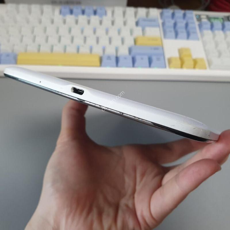 ������ ��4 / 16GB / ȭ��Ʈ