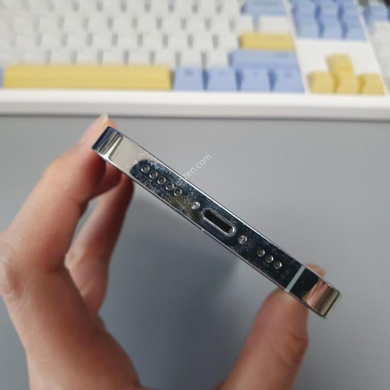������12 ���� / 256GB / ȭ��Ʈ / ���͸����� 83%