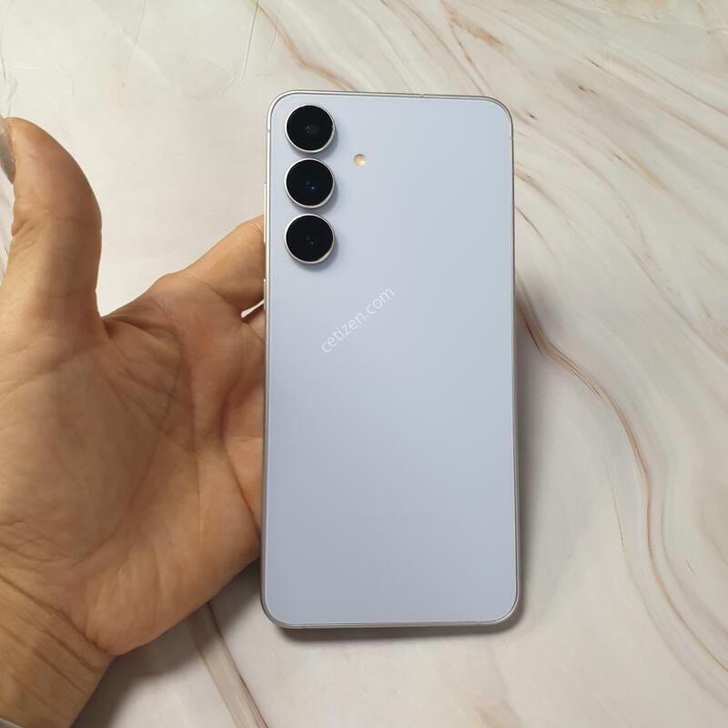 LG ������ S25FE ���� 256G S�� �Ǹ��մϴ�