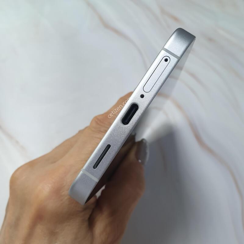 LG ������ S25FE ���� 256G S�� �Ǹ��մϴ�