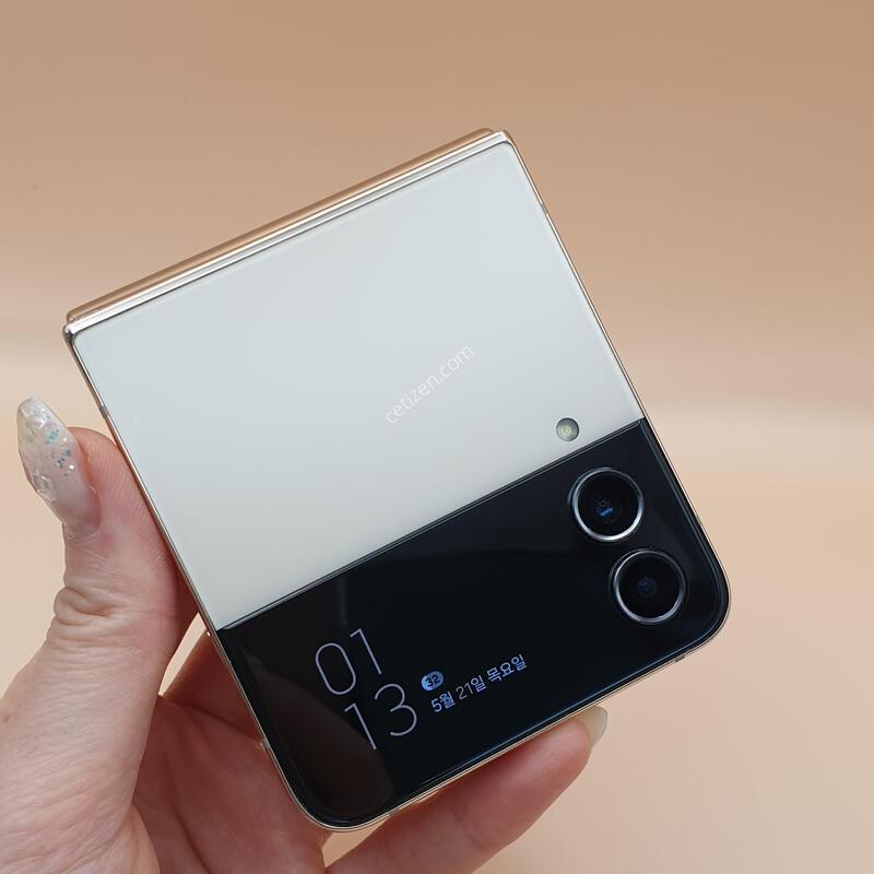 ������ Z�ø�4 5G ��ũ��� 256�Ⱑ �Ǹ��մϴ�-F721N