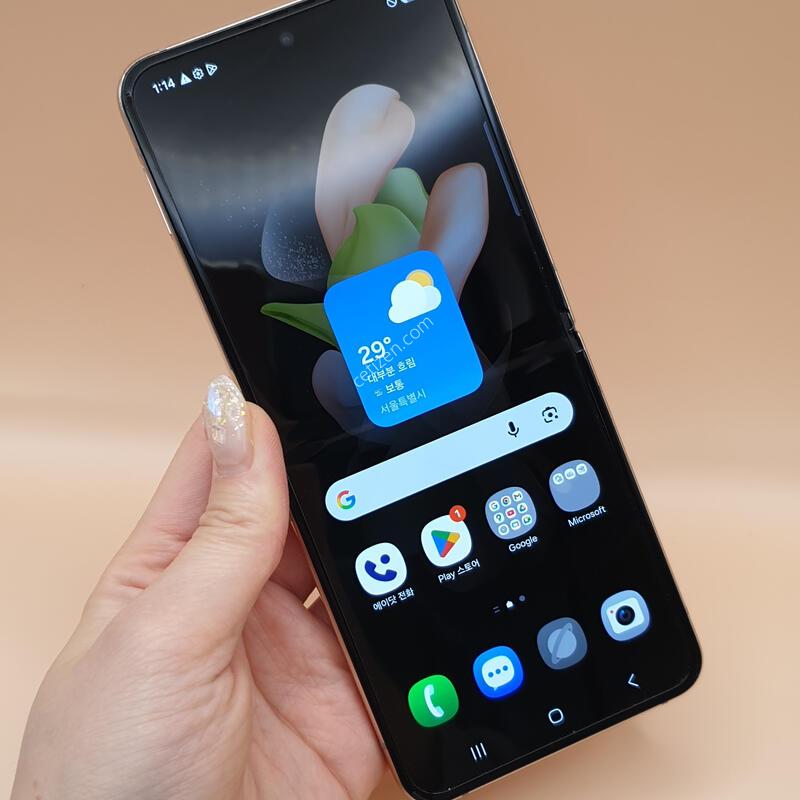 ������ Z�ø�4 5G ��ũ��� 256�Ⱑ �Ǹ��մϴ�-F721N