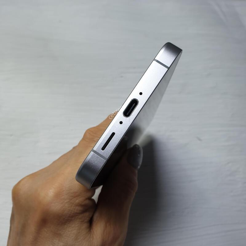 LG ������ S24FE ���ο� 256G S�� �Ǹ��մϴ�