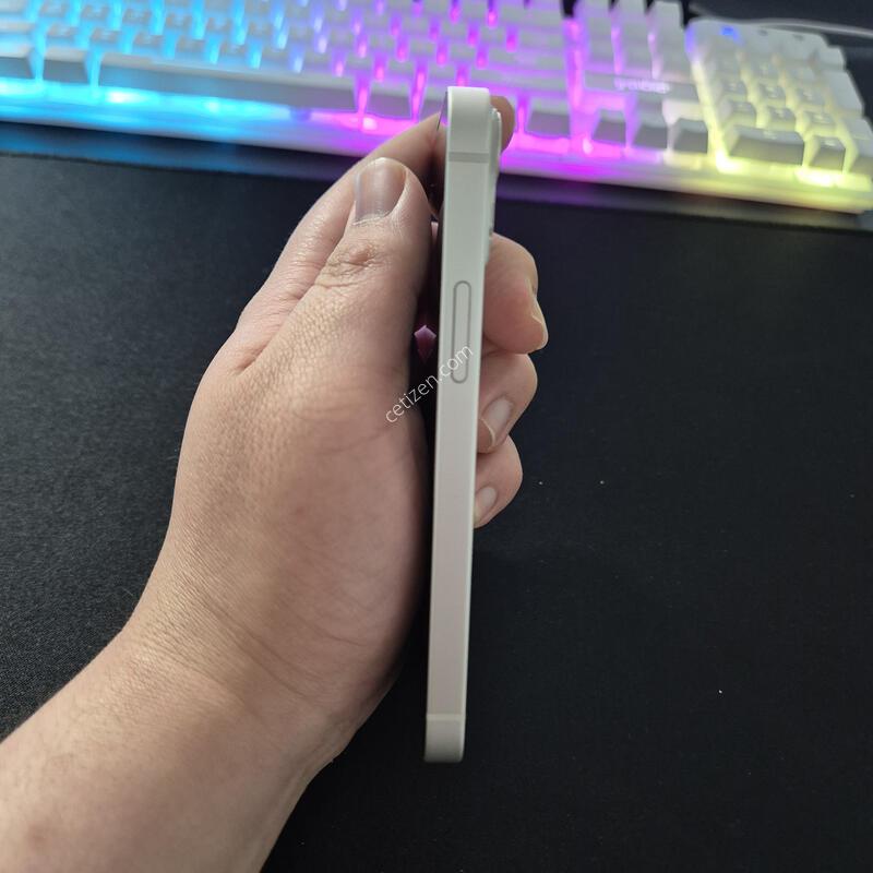 ������ 13�̴� ȭ��Ʈ 128G