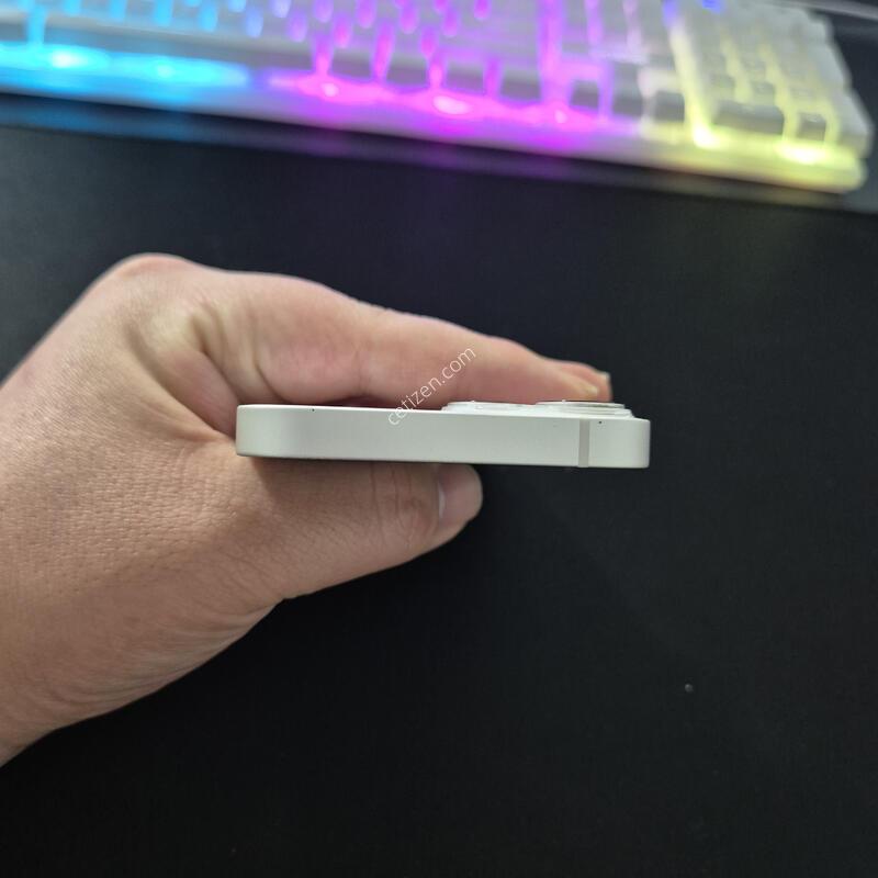 ������ 13�̴� ȭ��Ʈ 128G