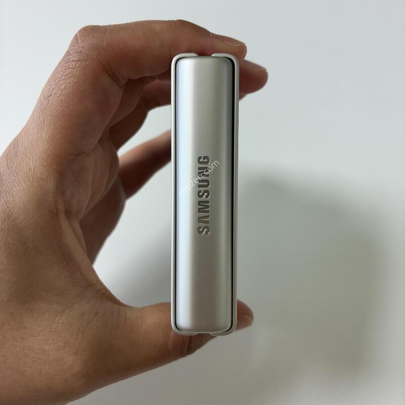 ������ Z�ø�3 ũ������ 256G ��밨 �ִ���ǰ ������ �Ǹ��մϴ�.