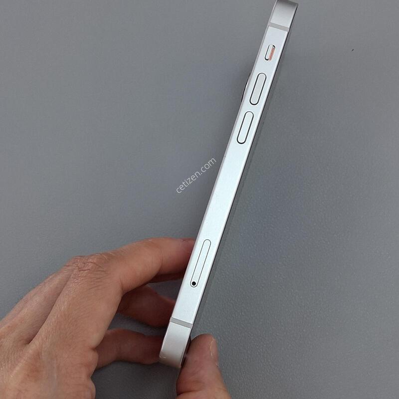 ������13�̴� 128GB ȭ��Ʈ