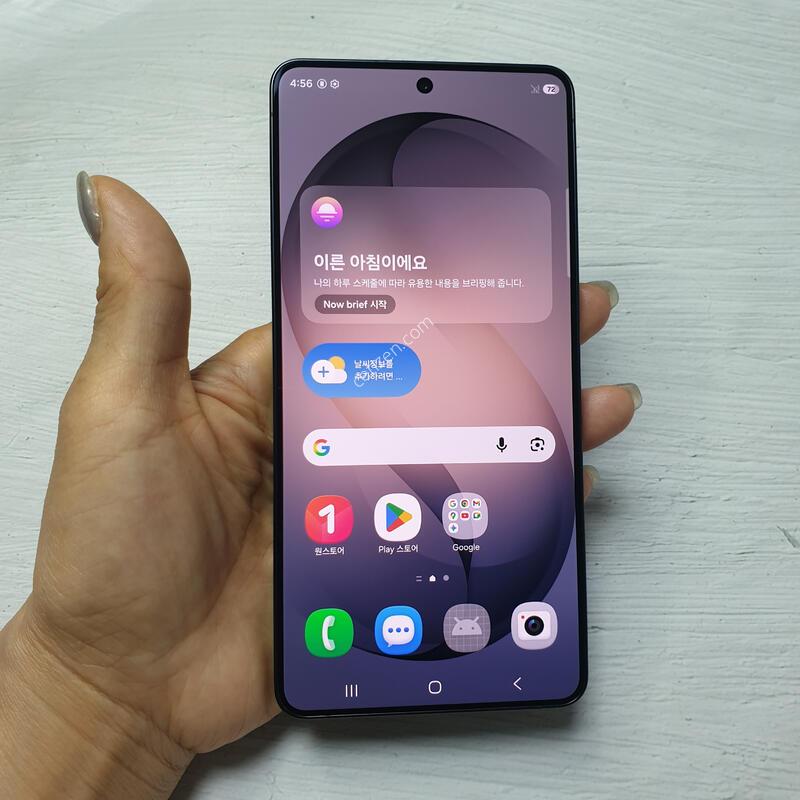 KT ������ S26��Ʈ�� ���� 256G S�� �Ǹ��մϴ�