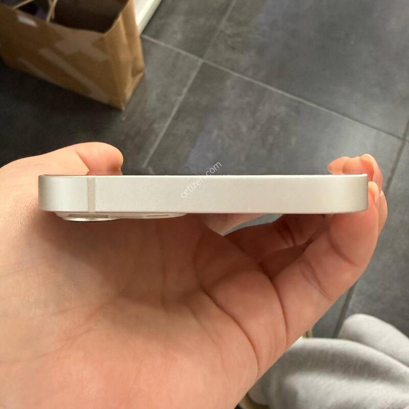 ������13 ��Ÿ����Ʈ 128GB/84% Y1841