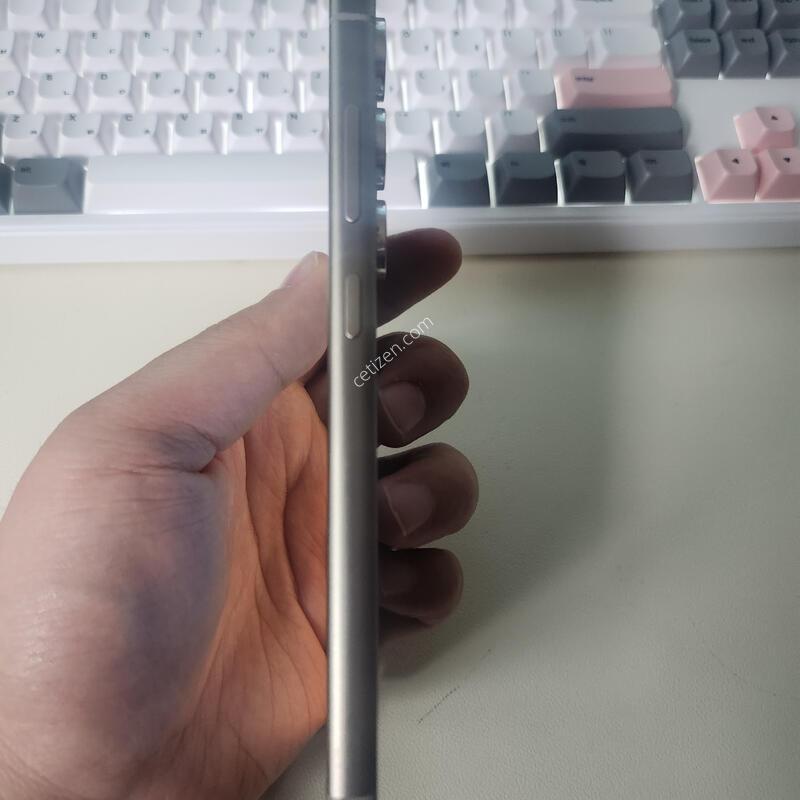 ������ S24��Ʈ�� �ڱ��� 256gb ƼŸ�� ���̿÷�