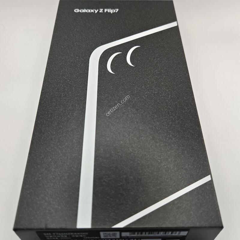 �Ｚ �ø�7 (SM-F766N) �ڶ����� �ڱ��� ����ǰ�� �ڽ��� �˴ϴ�.