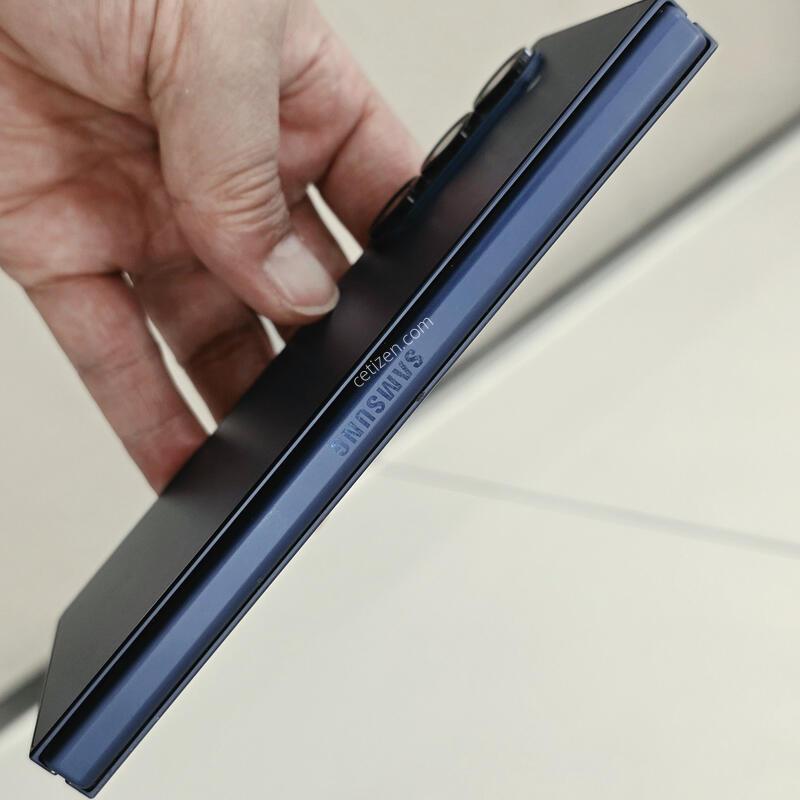 ������ ����6 ���� 256GB ������������A�� �Ǹ�