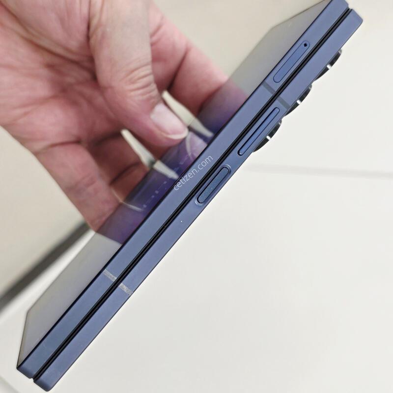 ������ ����6 ���� 256GB ������������A�� �Ǹ�