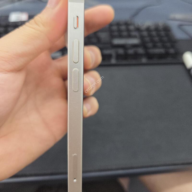 ������ 13�̴� 128G ȭ��Ʈ