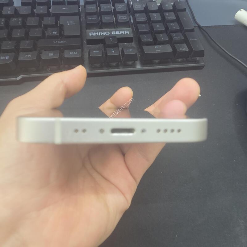 ������ 13 �̴� 128G ȭ��Ʈ����