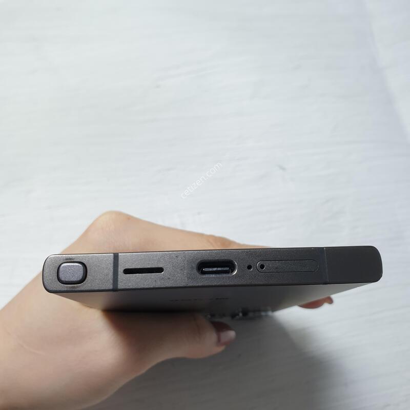 SK ������ S24��Ʈ�� ƼŸ������ 256G A�� �Ǹ��մϴ�