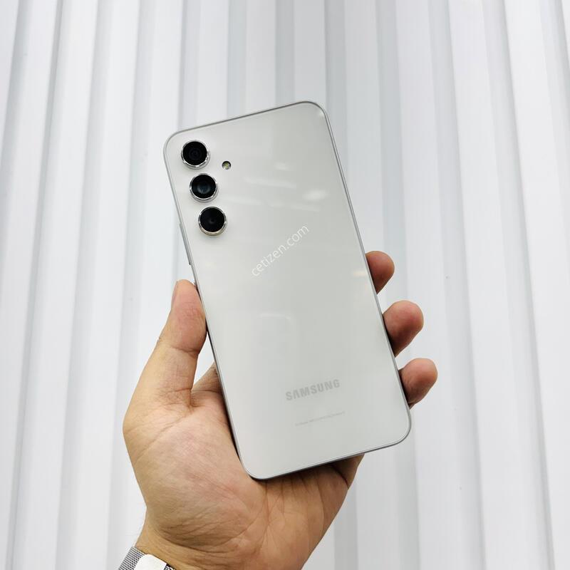 ������ ����4 ȭ��Ʈ 128GB