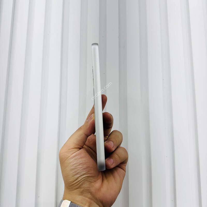 ������ ����4 ȭ��Ʈ 128GB