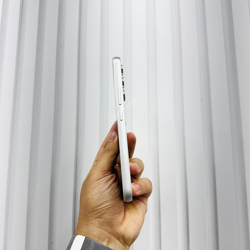 ������ ����4 ȭ��Ʈ 128GB