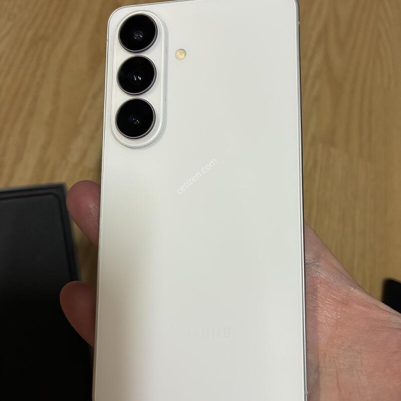������s26 512�Ⱑ ȭ��Ʈ���� �Ǹ��մϴ�