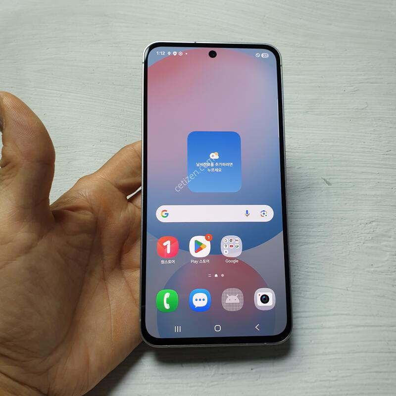 LG ������ S24FE ���� 256G S�� �Ǹ��մϴ�