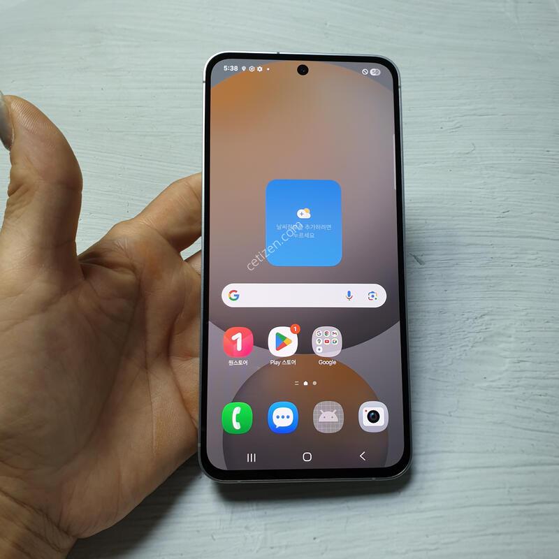 LG ������ S24FE �׷��� 256G S�� �Ǹ��մϴ�