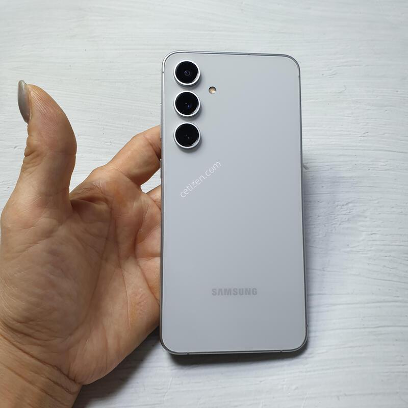 LG ������ S24FE �׷��� 256G S�� �Ǹ��մϴ�